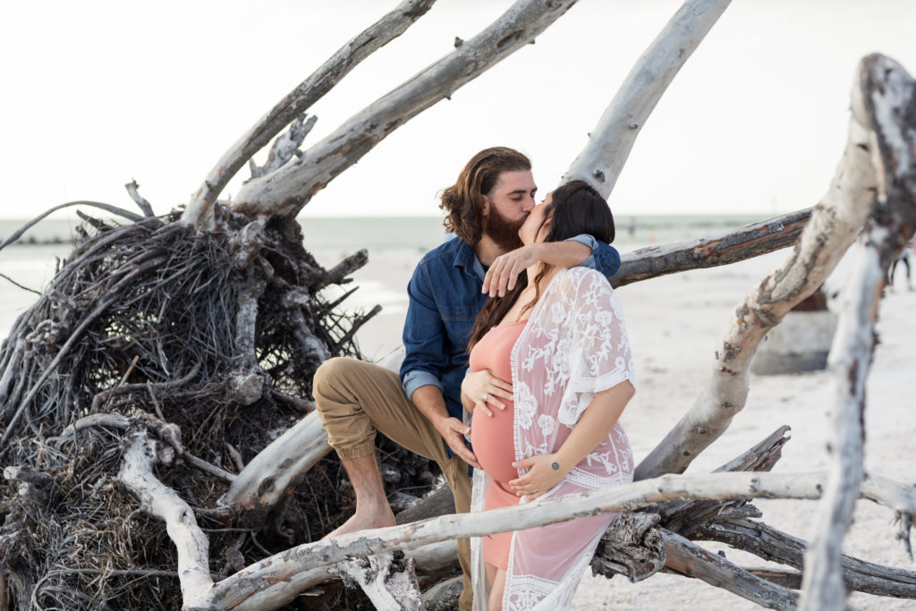maternity photos driftwood