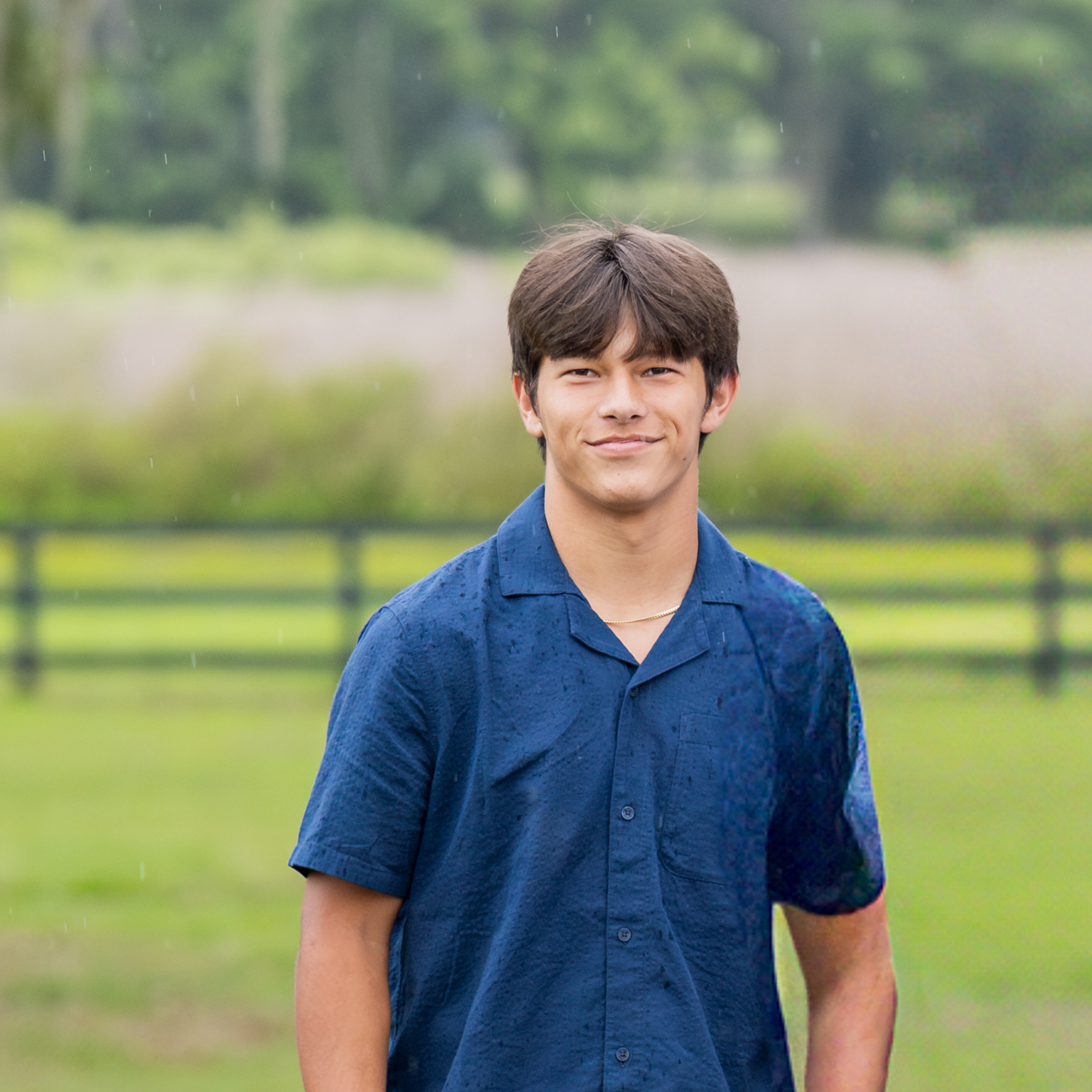 Senior photo at a farm
